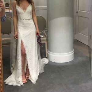 NEW lace wedding dress